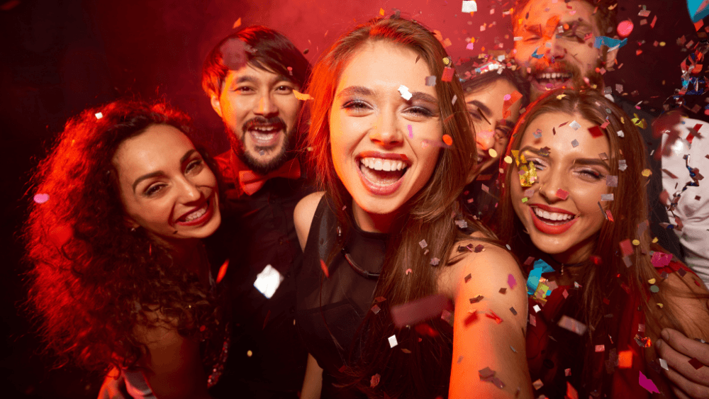 Astrolojik Parti Rehberi: Her Burç İçin Mükemmel Parti Teması