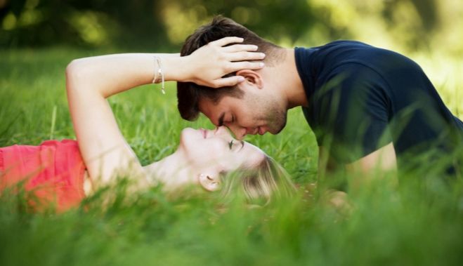 10 Ways to Strengthen Your Intuition Before a Tarot or Astrology Reading
