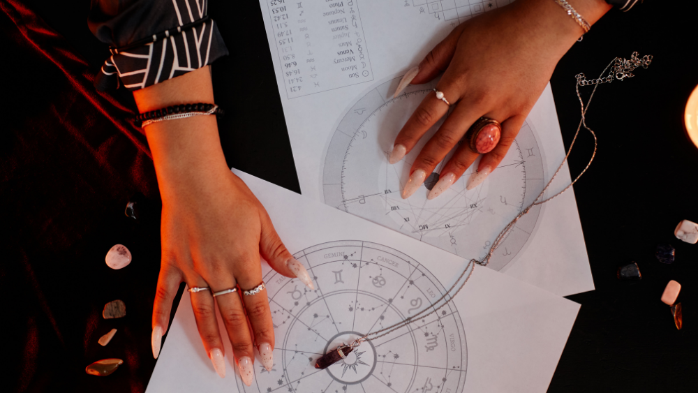 Astrolojiye Göre Hangi Burç Sizi En Çok Anlar?