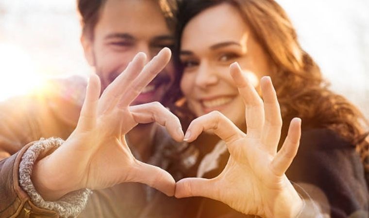 Koç Burcu Kadını Terazi Burcu Erkeği Uyumu