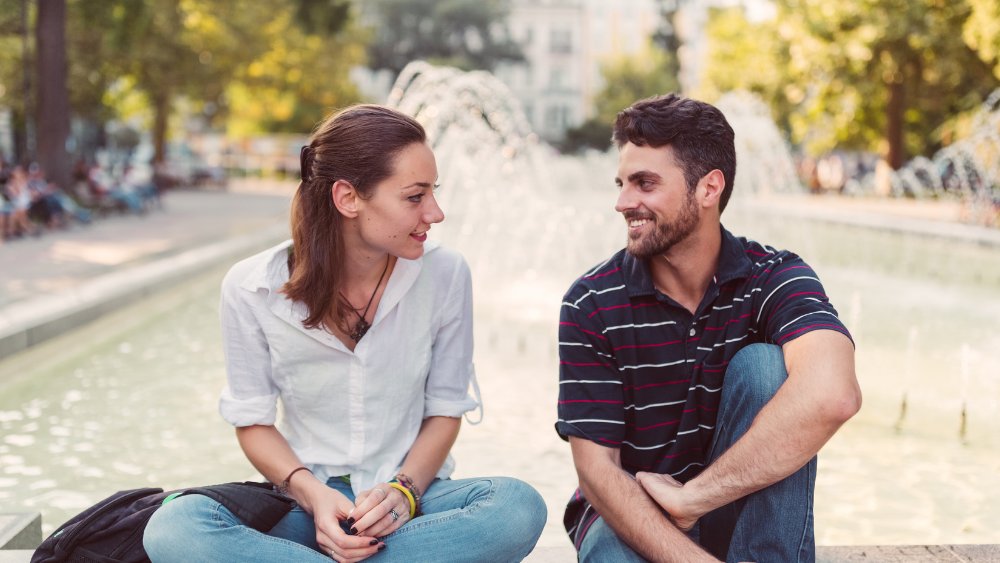 Kova Burcu İlk Buluşmada Ne Yapar?